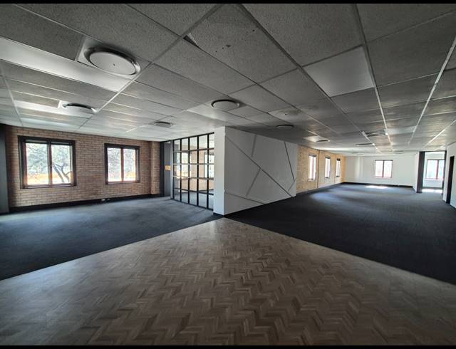 1,626M² OFFICE TO LET IN SANDTON CENTRAL